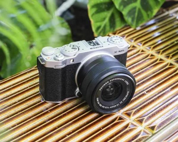 Fujifilm представила компактную, беззеркальную камеру X-M5 для начинающих фотографов / Камеры и аксессуары / iXBT Live