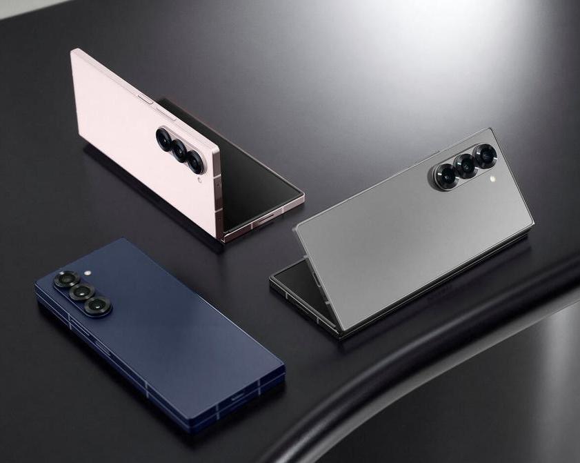 Samsung выпустит специальную версию Galaxy Z Fold с уменьшенной складкой / Смартфоны и телефоны / iXBT Live