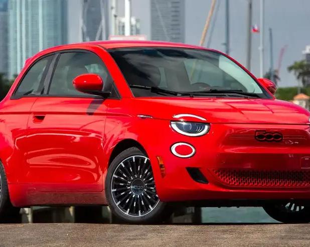Fiat сдает свой новый Fiat 500e в США в аренду / Авто и транспорт / iXBT Live