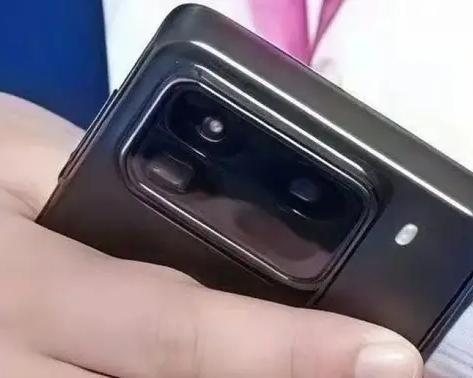 Xiaomi 15 Pro показали на фото